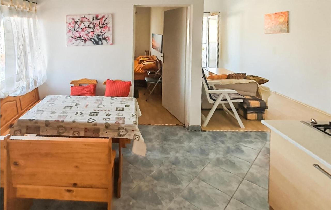Stunning In With 1 Bedrooms * Vir
