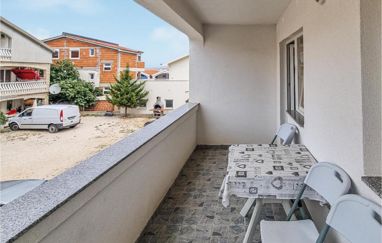 Stunning In With 1 Bedrooms * Vir